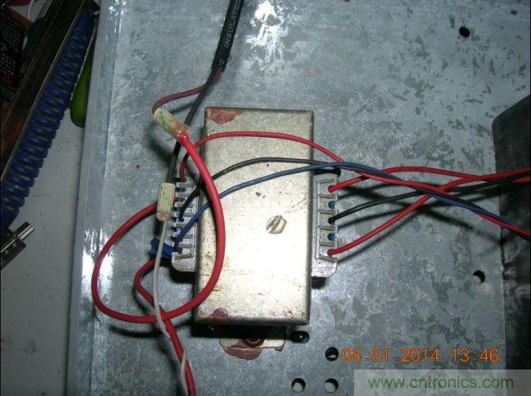 巧奪天工！大神利用山寨功放為高性價比逆變器"穿新衣"