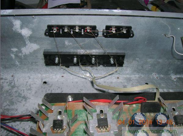 巧奪天工！大神利用山寨功放為高性價比逆變器"穿新衣"