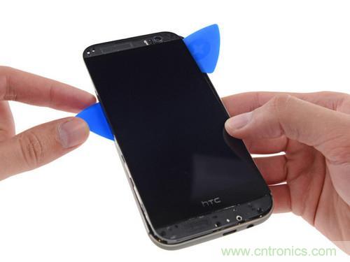 牛人強(qiáng)拆！新HTC One(M8)真機(jī)精密做工難修理