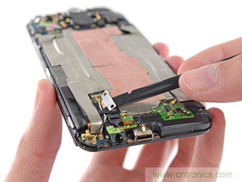 牛人強(qiáng)拆！新HTC One(M8)真機(jī)精密做工難修理