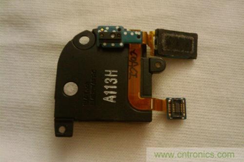 手機(jī)中小孔&ldquo;暗藏天機(jī)&rdquo;？距離傳感器的大學(xué)問