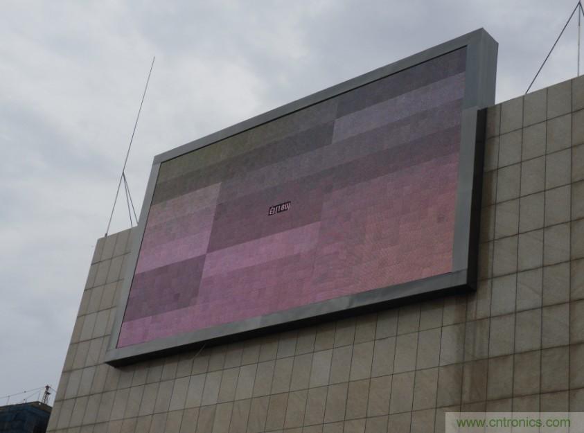 LED顯示屏突然黑屏，什么原因？如何應(yīng)對？