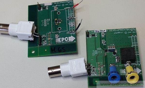 圖1：這里僅在左側的電路板上配備了半橋配置，右側的電路板配備了完整的DC-DC轉(zhuǎn)換器。香蕉插座可將測試板連接至電子負載。通過BNC連接器可連接至外部脈沖發(fā)生器。