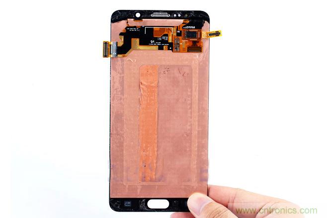 Galaxy Note5拆解，與S系列差距日漸模糊