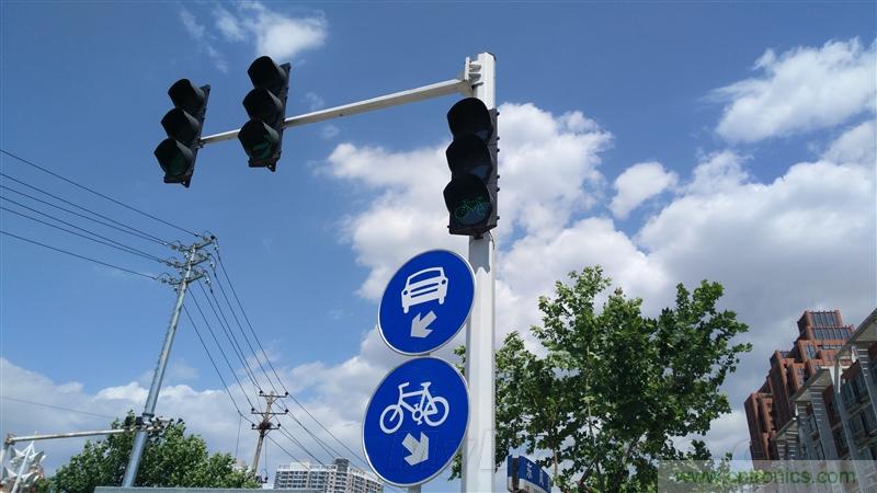 無邊框的 nubia Z9 ，一款既有驚喜，又有驚艷的智能手機