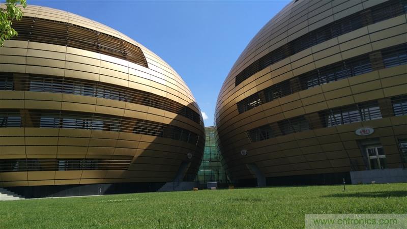 無邊框的 nubia Z9 ，一款既有驚喜，又有驚艷的智能手機