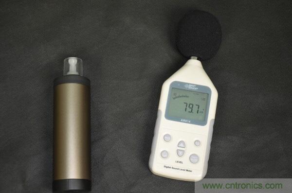 只有奶瓶大小的閃電去漬小神器 &mdash;&mdash;海爾咕咚手持式洗衣機(jī)