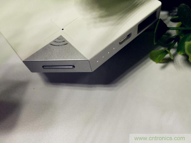 長(zhǎng)虹流云智能電源，集&ldquo;充電&rdquo;+&ldquo;存儲(chǔ)&rdquo;于一身