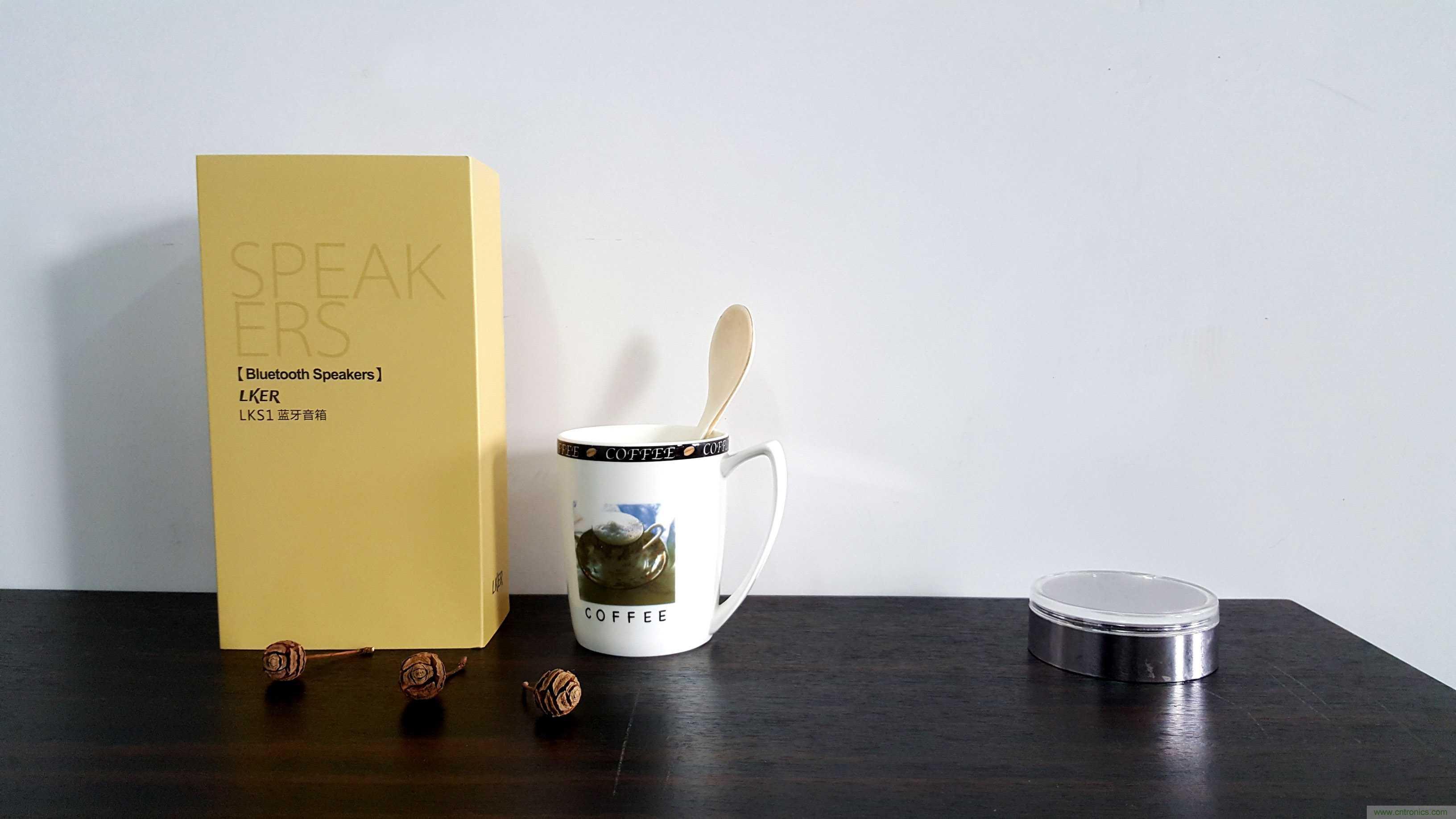 搞怪&ldquo;美人魚&rdquo;盡享靈克藍(lán)牙音箱的天籟之音！