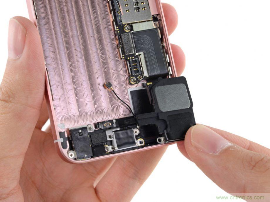 有什么地方?jīng)]有變？iPhone SE真機(jī)拆解