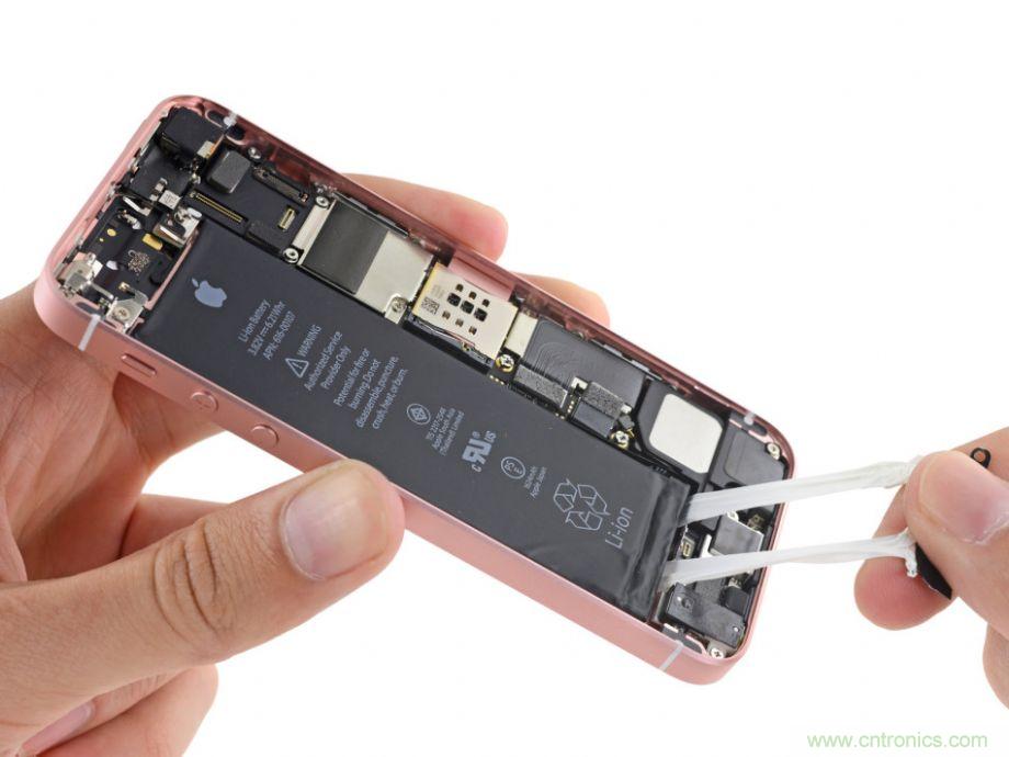 有什么地方?jīng)]有變？iPhone SE真機(jī)拆解