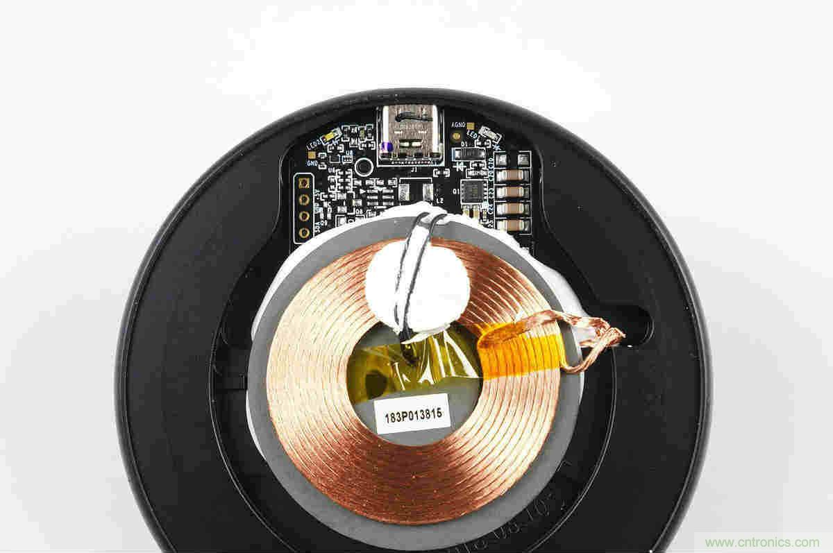 拆解對(duì)比：系出同門，小米、紫米無(wú)線充電器的差別有多大？