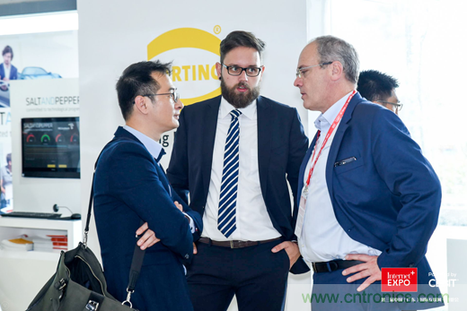 打造合作共贏機(jī)制，推動(dòng)傳統(tǒng)產(chǎn)業(yè)升級(jí)