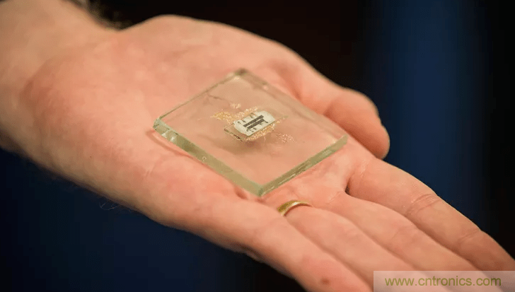 集成電路是如何被發(fā)明的？