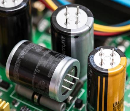 電容選型避坑手冊：參數(shù)、成本與場景化適配邏輯