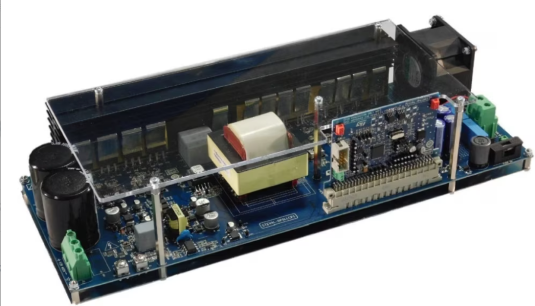 1600W雙路交錯新紀元：無橋圖騰柱TCM_PFC數(shù)字電源方案解析